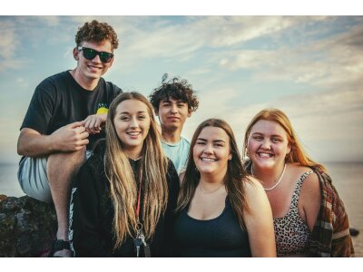 Album fotograficzny poświęcony młodzieży