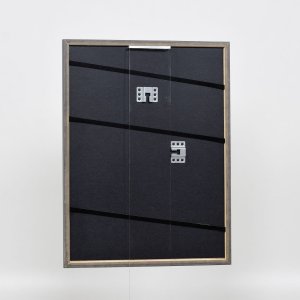 Efekt rama z litego drewna profil 25 orzech brąz 14,8x21 cm szkło muzealne