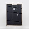Efekt rama z litego drewna profil 25 orzech brąz 14,8x21 cm szkło muzealne
