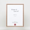 Efekt rama z litego drewna profil 25 orzech brąz 14,8x21 cm szkło muzealne