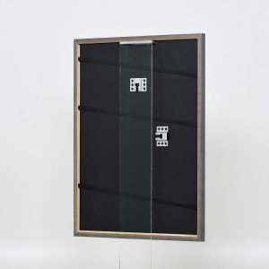 Efekt rama z litego drewna profil 25 orzech brąz 20x30 cm szkło antyrefleksyjne