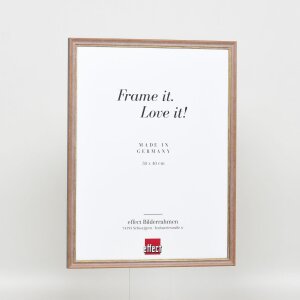 Efekt rama z litego drewna profil 25 orzech brąz 40x50 cm szkło akrylowe