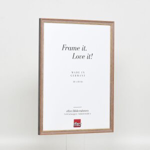 Efekt rama z litego drewna profil 25 orzech brąz 40x50 cm szkło akrylowe