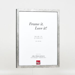 Ramka na zdjęcia z drewna profil 42, szkło muzealne srebrne 7x10 cm