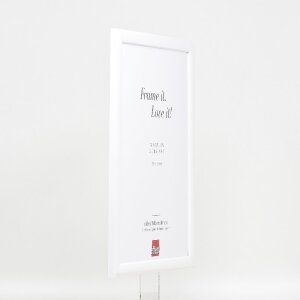 Ramka na zdjęcia z drewna Profil 43, biała, wysoka błyszczącość, z szkłem muzealnym 7x10 cm