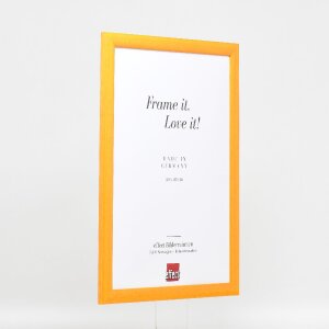 Ramka na zdjęcia z drewna „Profil 43” miodowa 25x80 cm z szkłem muzealnym