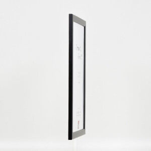 Ramka na zdjęcia z drewna Effect, model Profil 43, czarna, 35x50 cm, szkło muzealne