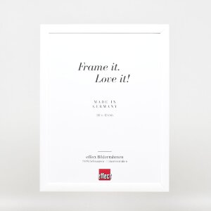 Rama na zdjęcia z drewna „Profil 43” – biała, lakier wysokopowłokowy, szkło muzealne 10,5x14,8 cm