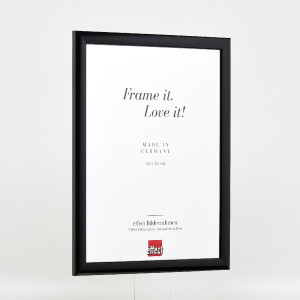 Ramka na zdjęcia z drewna „Profil 43” – czarna, połyskowa, 61x91,5 cm, szkło muzealne