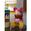 Mauro Ferretti Figurka dekoracyjna Tęczowy Miś 21,5x20,5x32 cm czerwono-żółta