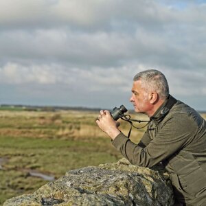 Okulary do wizji dalekiej Kowa BDII 10x42 XD – czarne, wodoszczelne, z ochroną Kowa Repelling