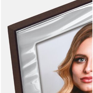 Ramka na zdjęcia Grosseto – srebrna, drewniany grzbiet, 10x15 cm i 13x18 cm